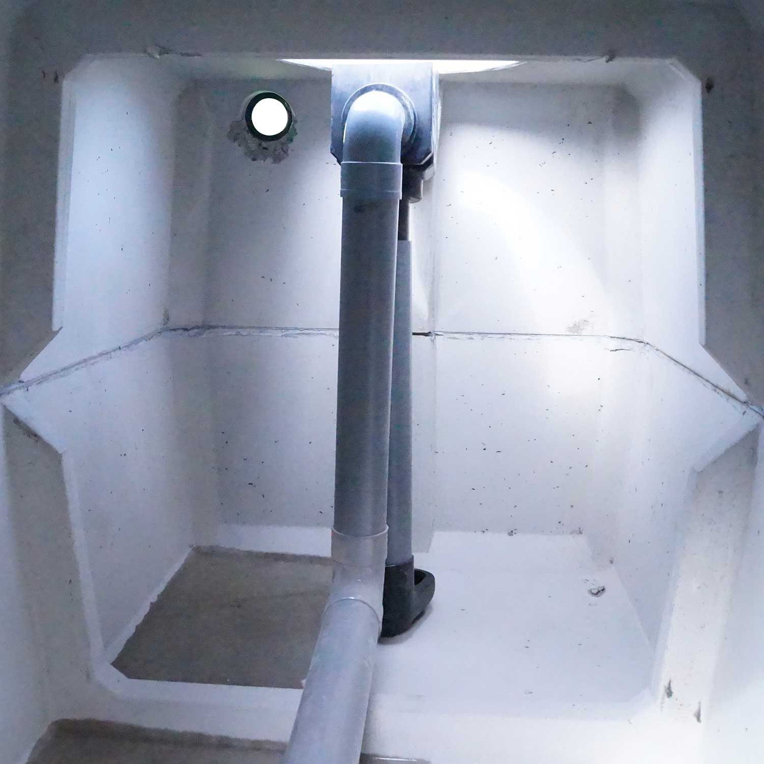 Kit complet cuve récupération eau de pluie enterrée béton 4000L avec gestionnaire eau de ville normes NF